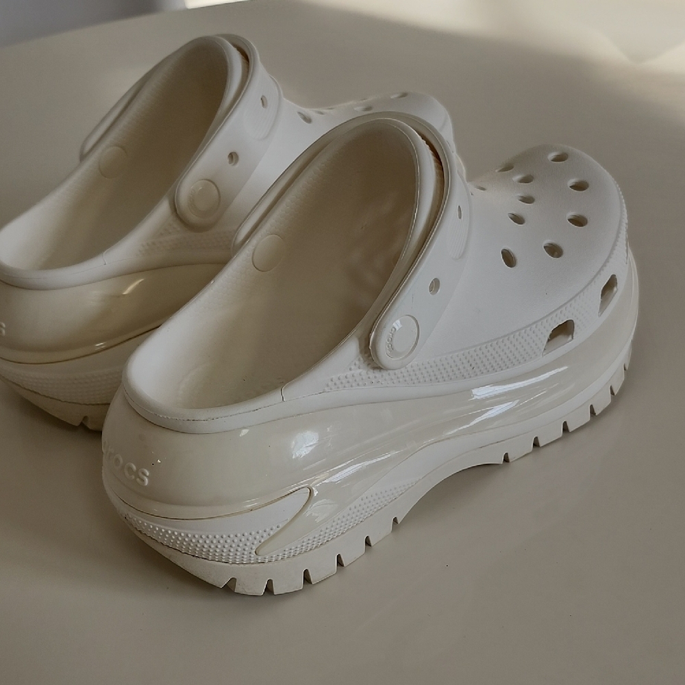 Platform Crocs - image 3